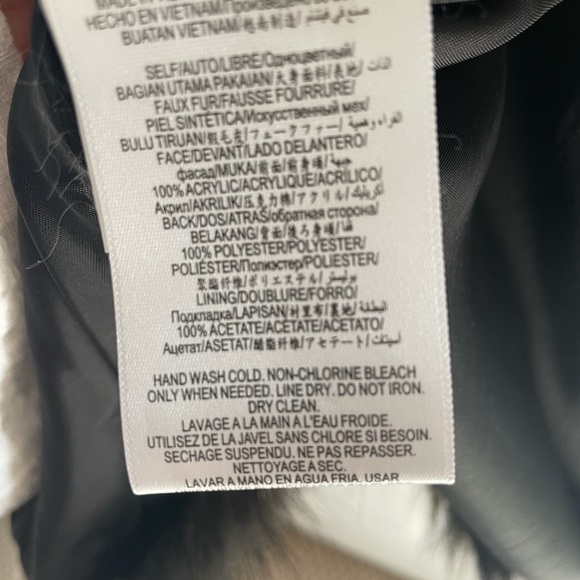 BCBGeneration Faux Fur Vest size S - new with tags! - Picture 3 of 3